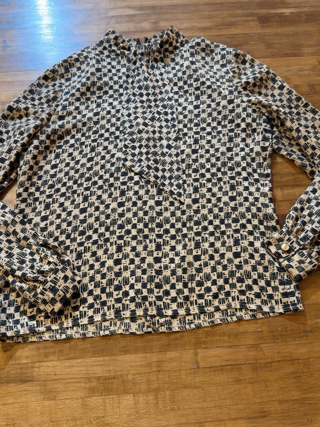 Carlisle Printed Silk Blouse Black Cream Mock Neck (q1) 2
