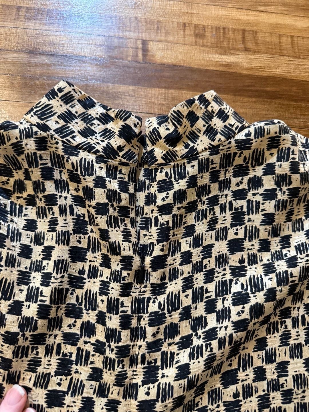 Carlisle Printed Silk Blouse Black Cream Mock Neck (q1) 3