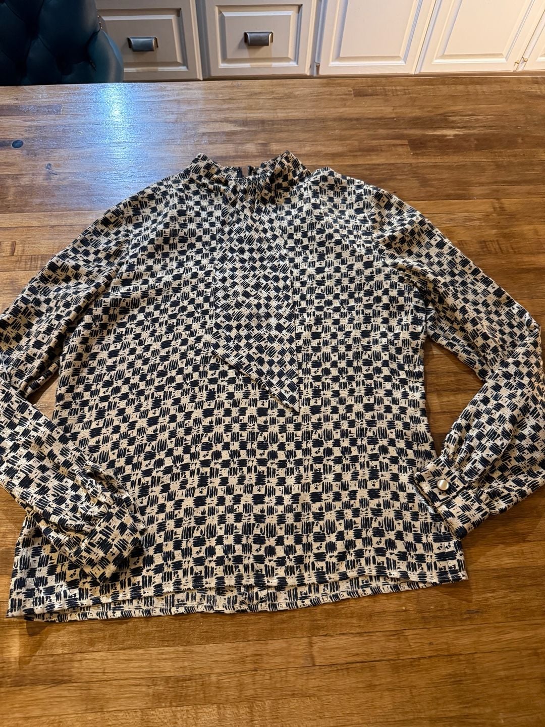 Carlisle Printed Silk Blouse Black Cream Mock Neck (q1) 6