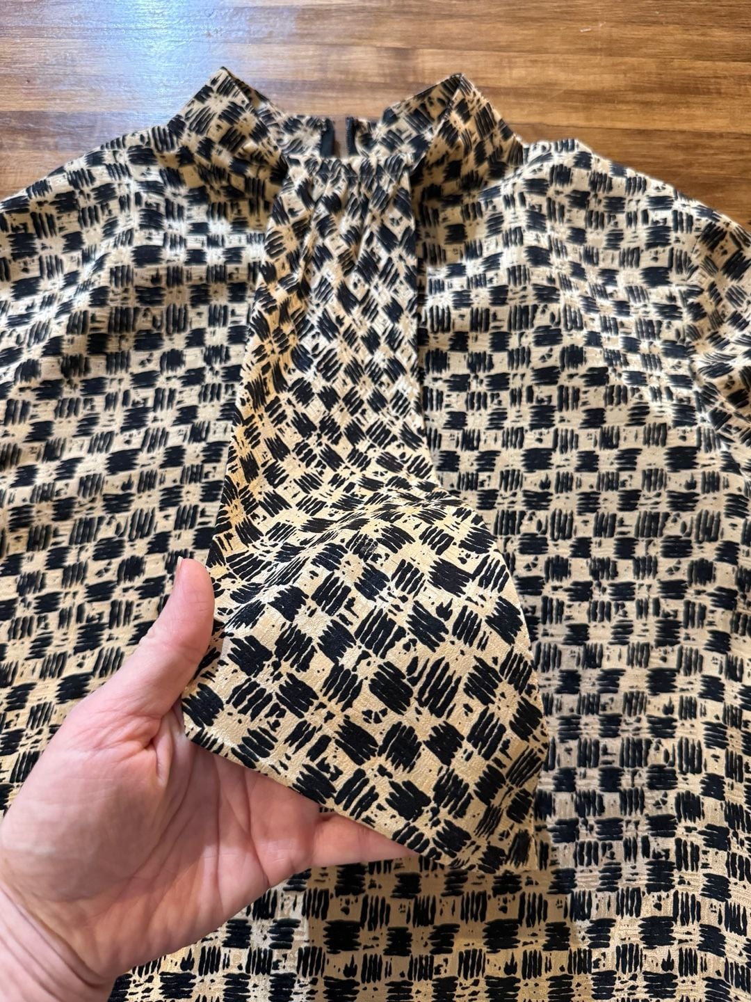 Carlisle Printed Silk Blouse Black Cream Mock Neck (q1) 7
