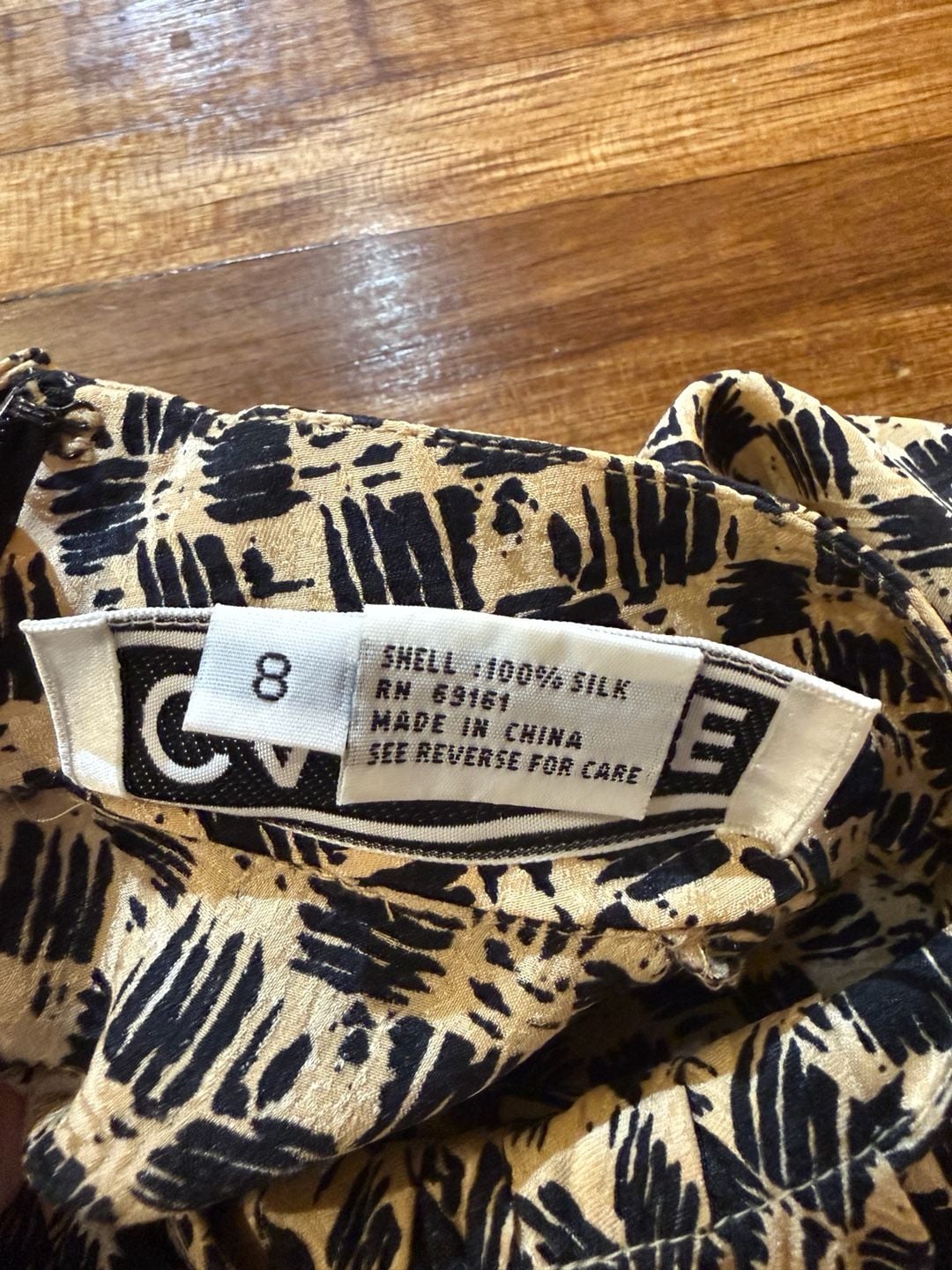Carlisle Printed Silk Blouse Black Cream Mock Neck (q1) 9