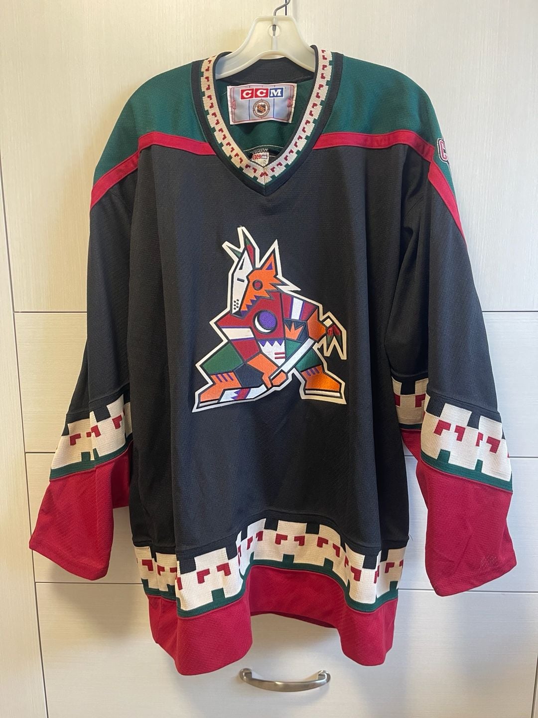 CCM Phoenix Coyotes NHL Kachina Hockey Jersey Size XL Black 2