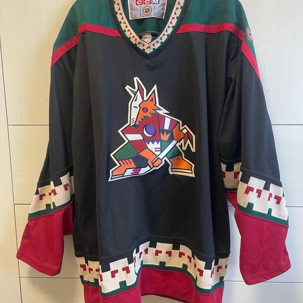 CCM Phoenix Coyotes NHL Kachina Hockey Jersey Size XL Black