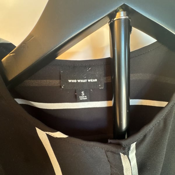 Who What Wear Dress Size S Black Striped long sleeve blouse 