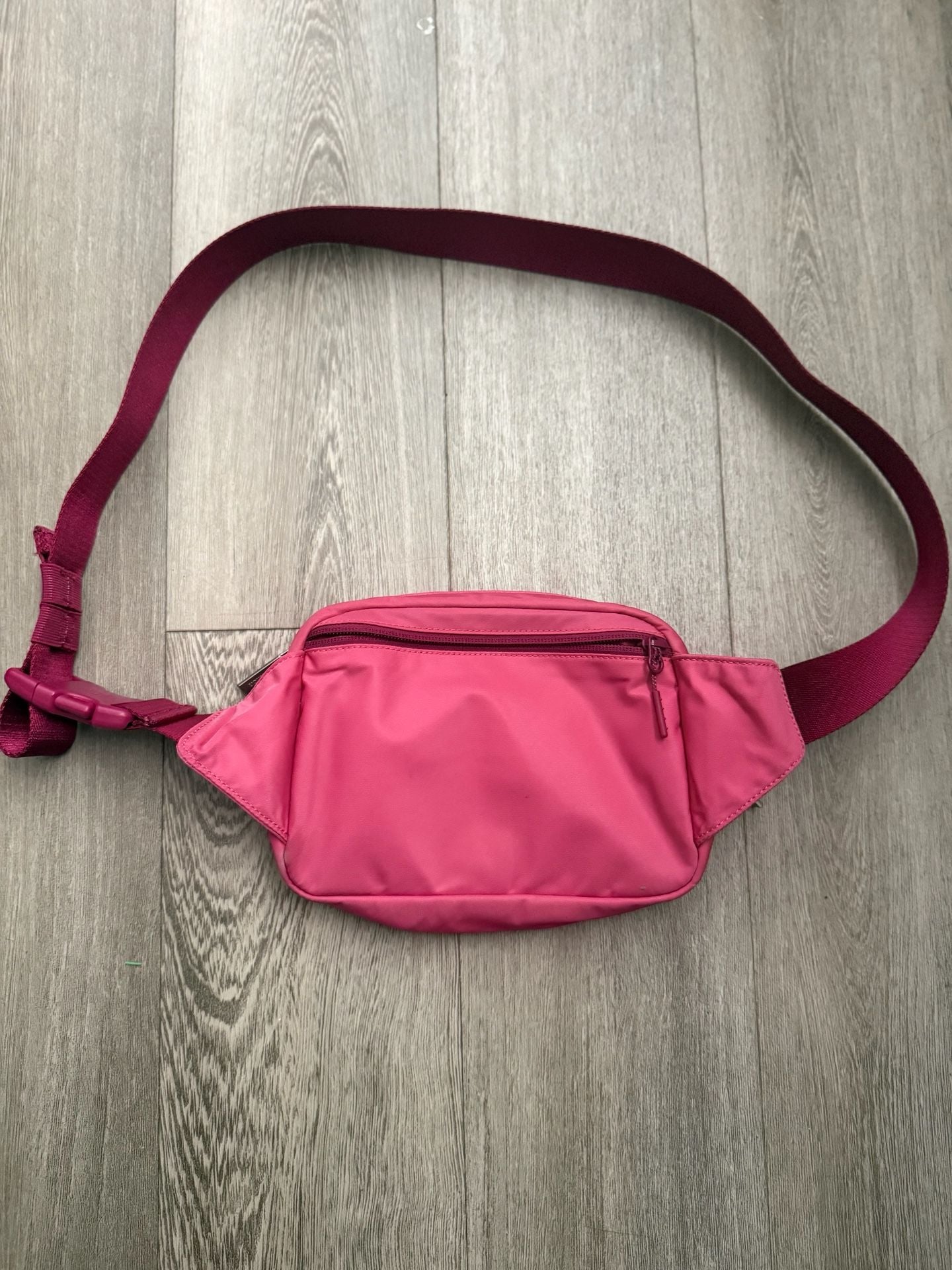Lululemon Everywhere Belt Bag Lip Gloss Pink Fanny Pack 5
