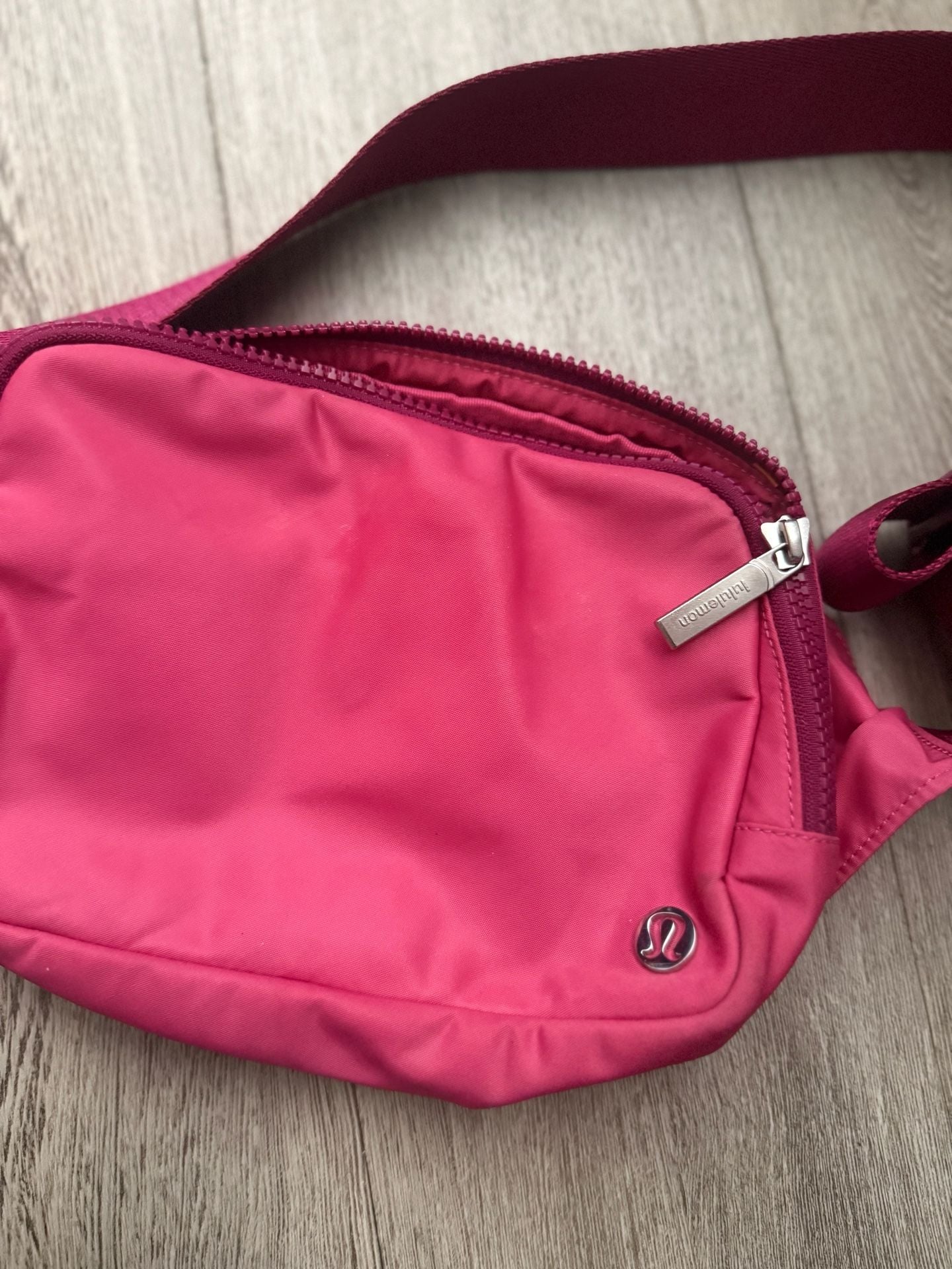 Lululemon Everywhere Belt Bag Lip Gloss Pink Fanny Pack 6