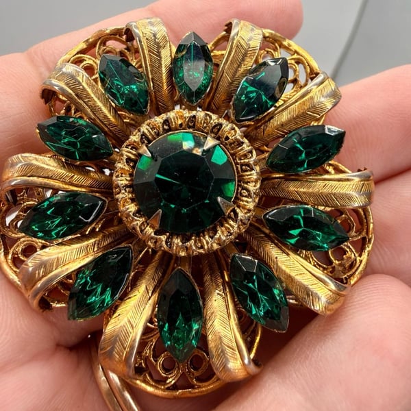 Vintage Gold Tone Green Rhinestone Flower Brooch