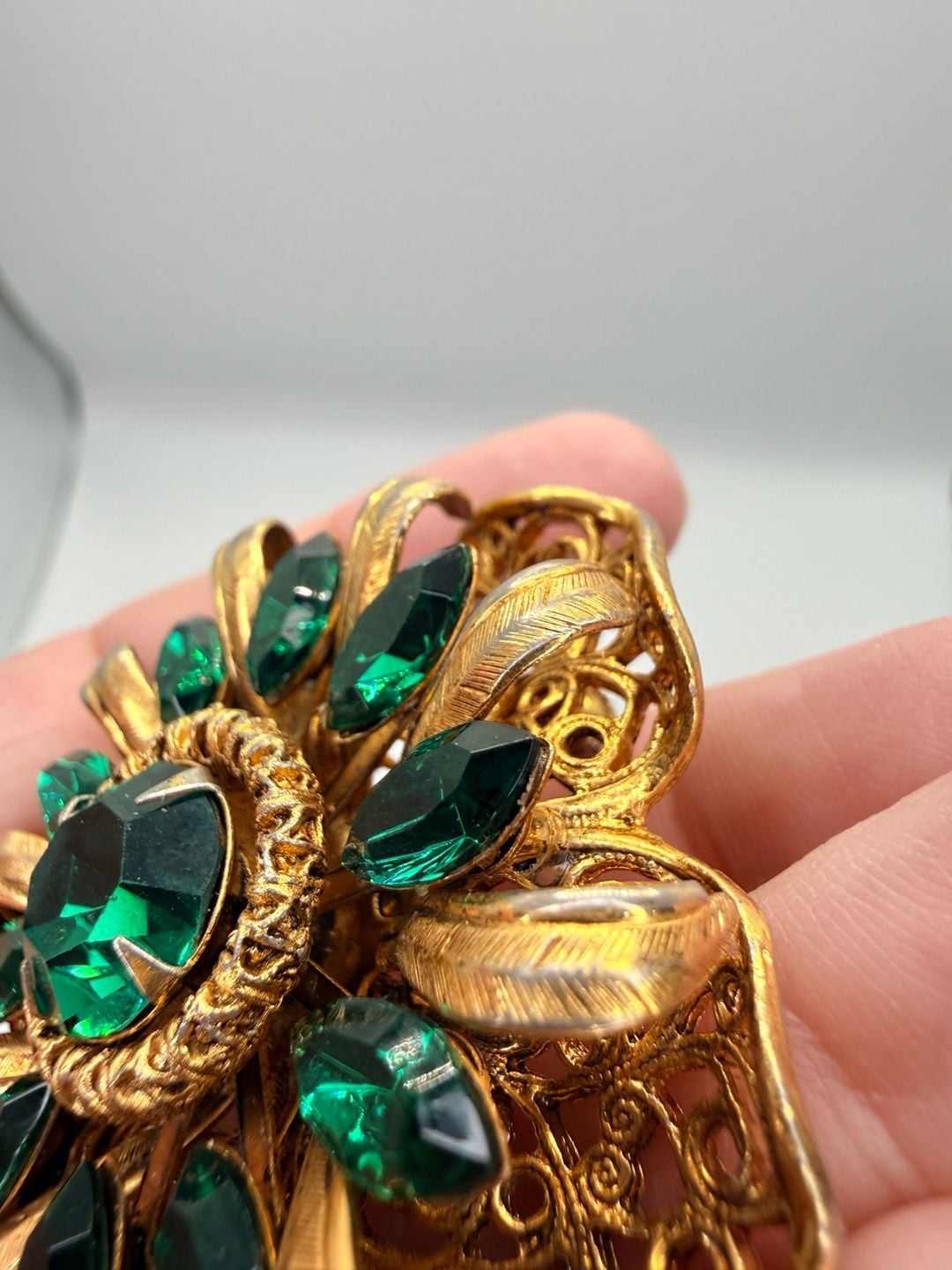 Vintage Gold Tone Green Rhinestone Flower Brooch 7
