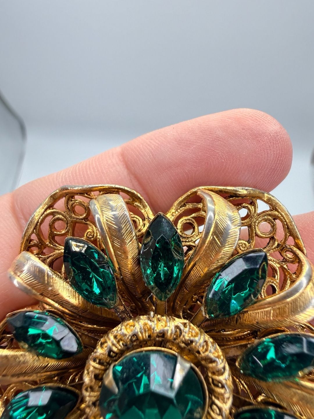 Vintage Gold Tone Green Rhinestone Flower Brooch 9