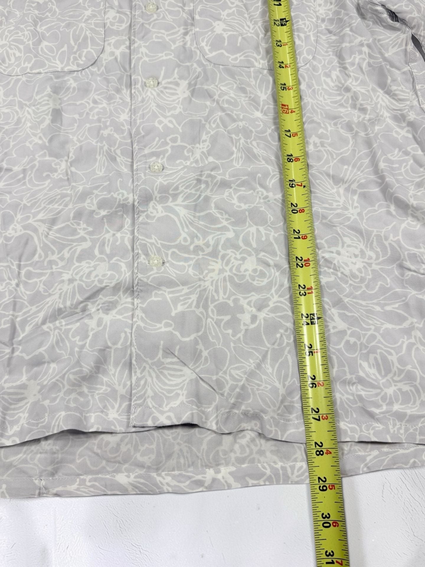 Men’s Levi's Classic Camper Size M Grey Floral Relaxed Fit Camp Shirt 6