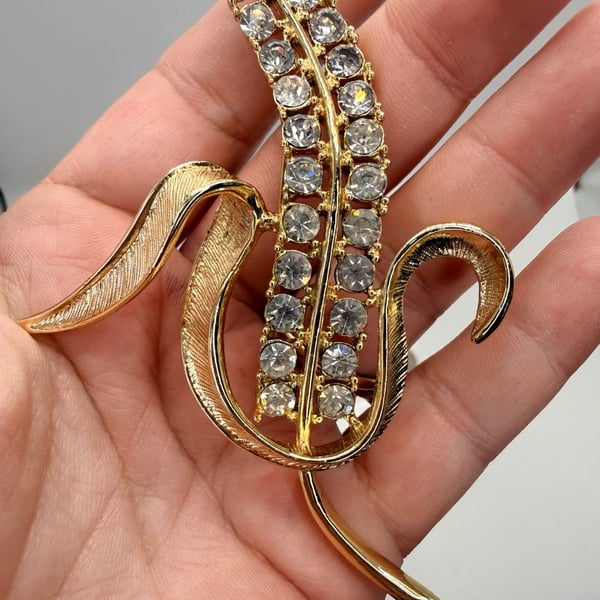 Sarah Coventry Radiance Corn Husk Wheat Brooch Pin