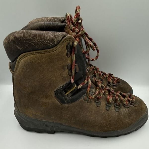 La Sportiva Walking On The Moon Hiking Boots Brown Leather
Size 9.5/275 mm
#887