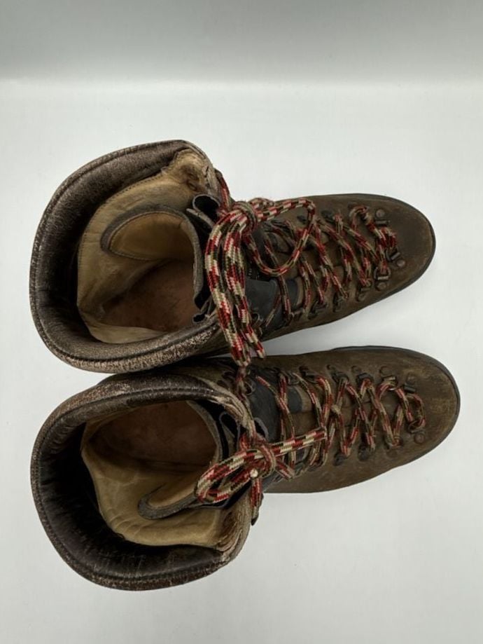 La Sportiva Walking On The Moon Hiking Boots Brown Leather
Size 9.5/275 mm
#887 7