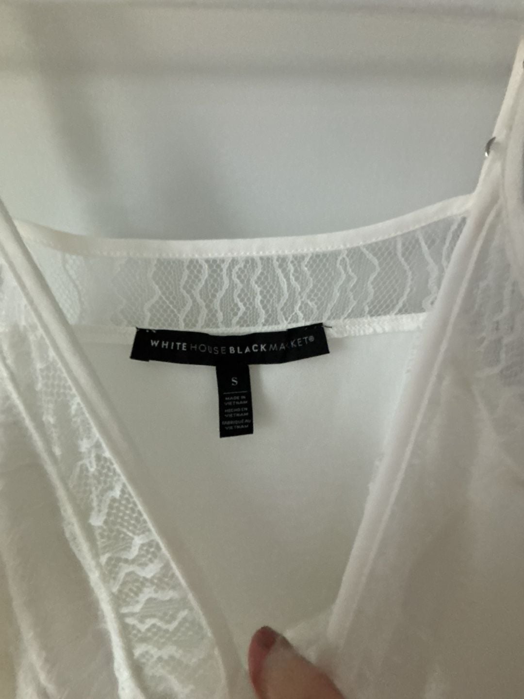 White House Black Market Camisole Size S White Lace V-Neck Cami Top 3