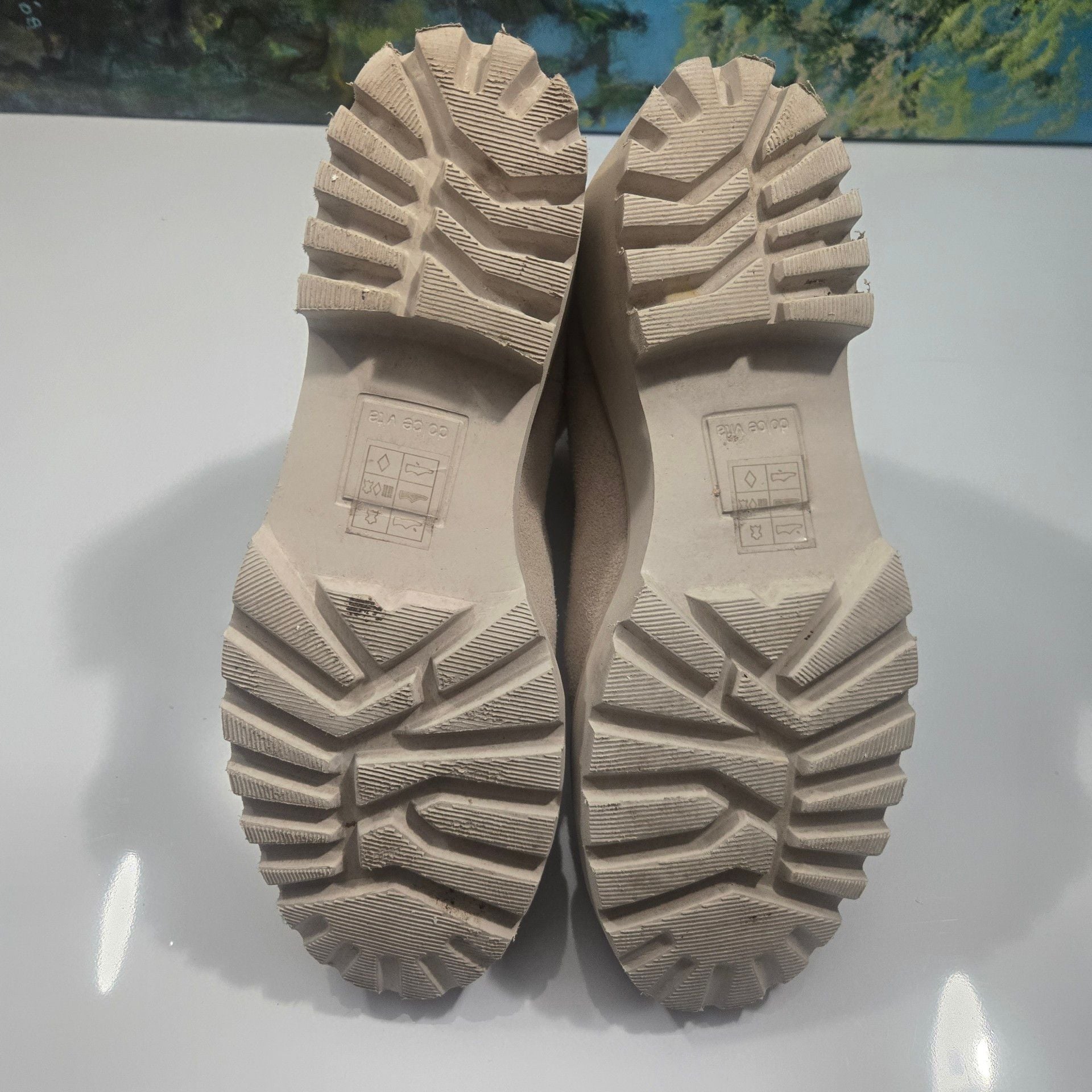 Dolce Vita Tan Trena Suede Ankle Boots 10