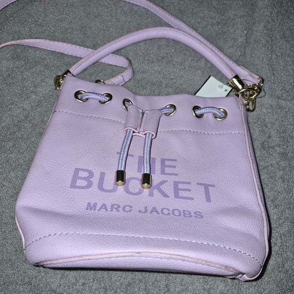 The Leather Bucket Bag Wisteria Purple