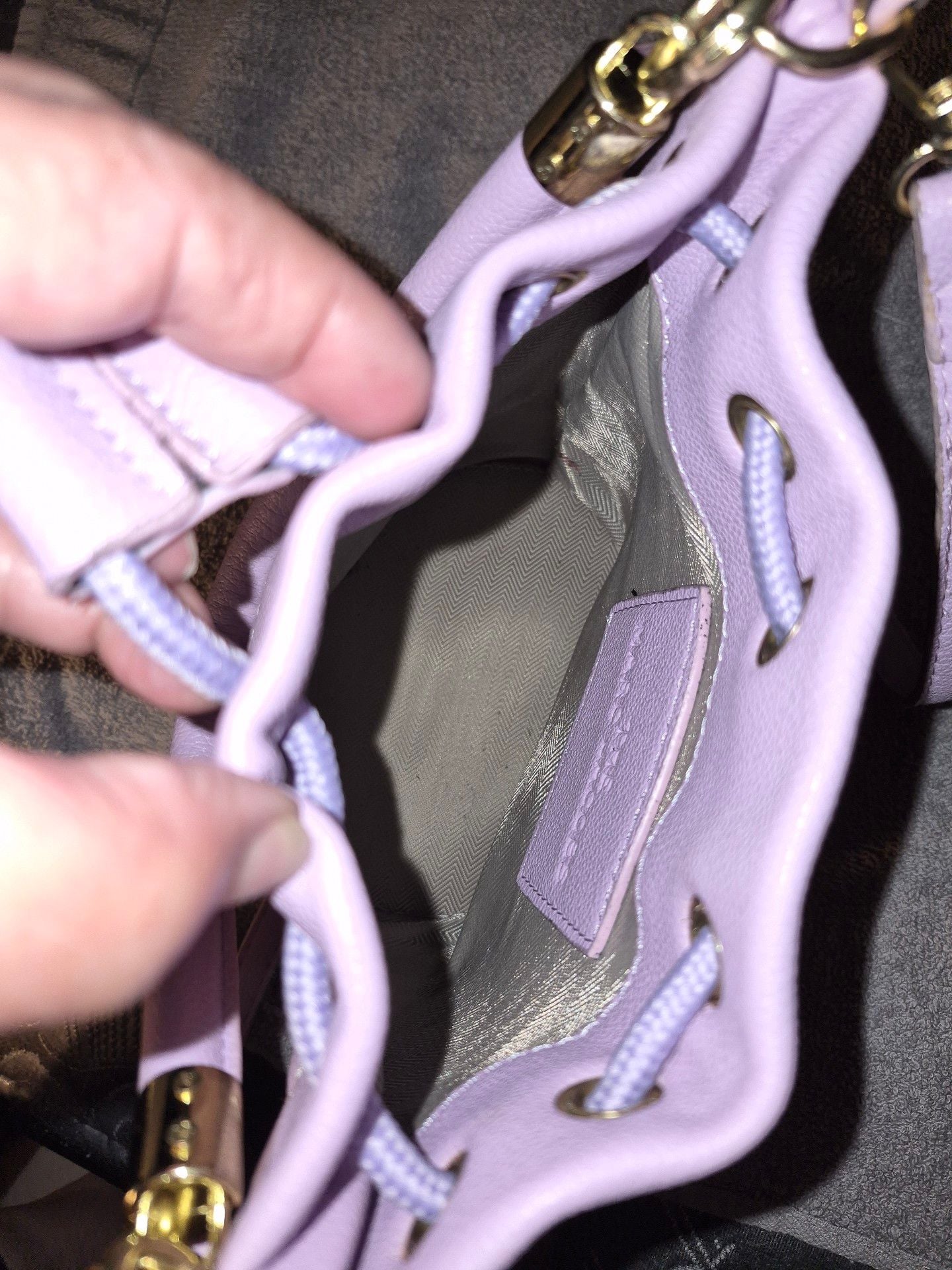 The Leather Bucket Bag Wisteria Purple 10