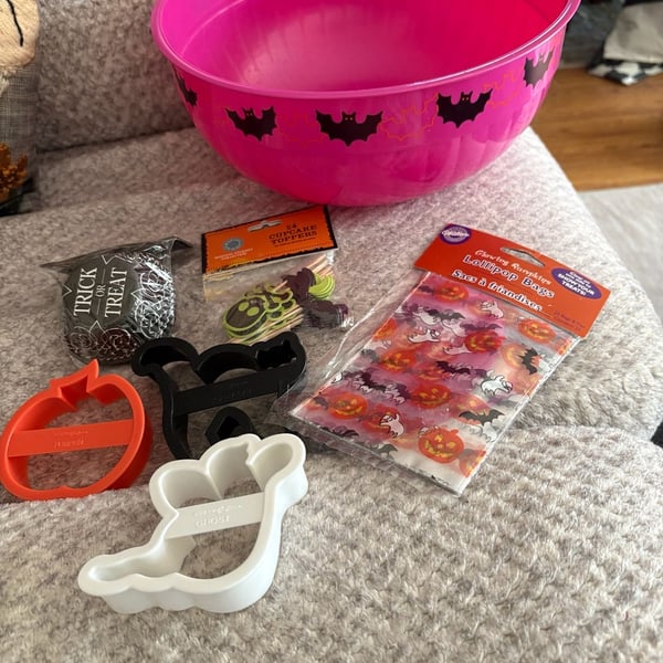 Martha Stewart/Wilton Collection Halloween Baking And Party Bundle