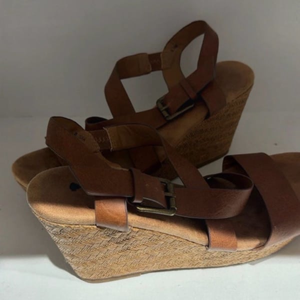 Boc Sandals Size 8.5M Brown Wedge Espadrille