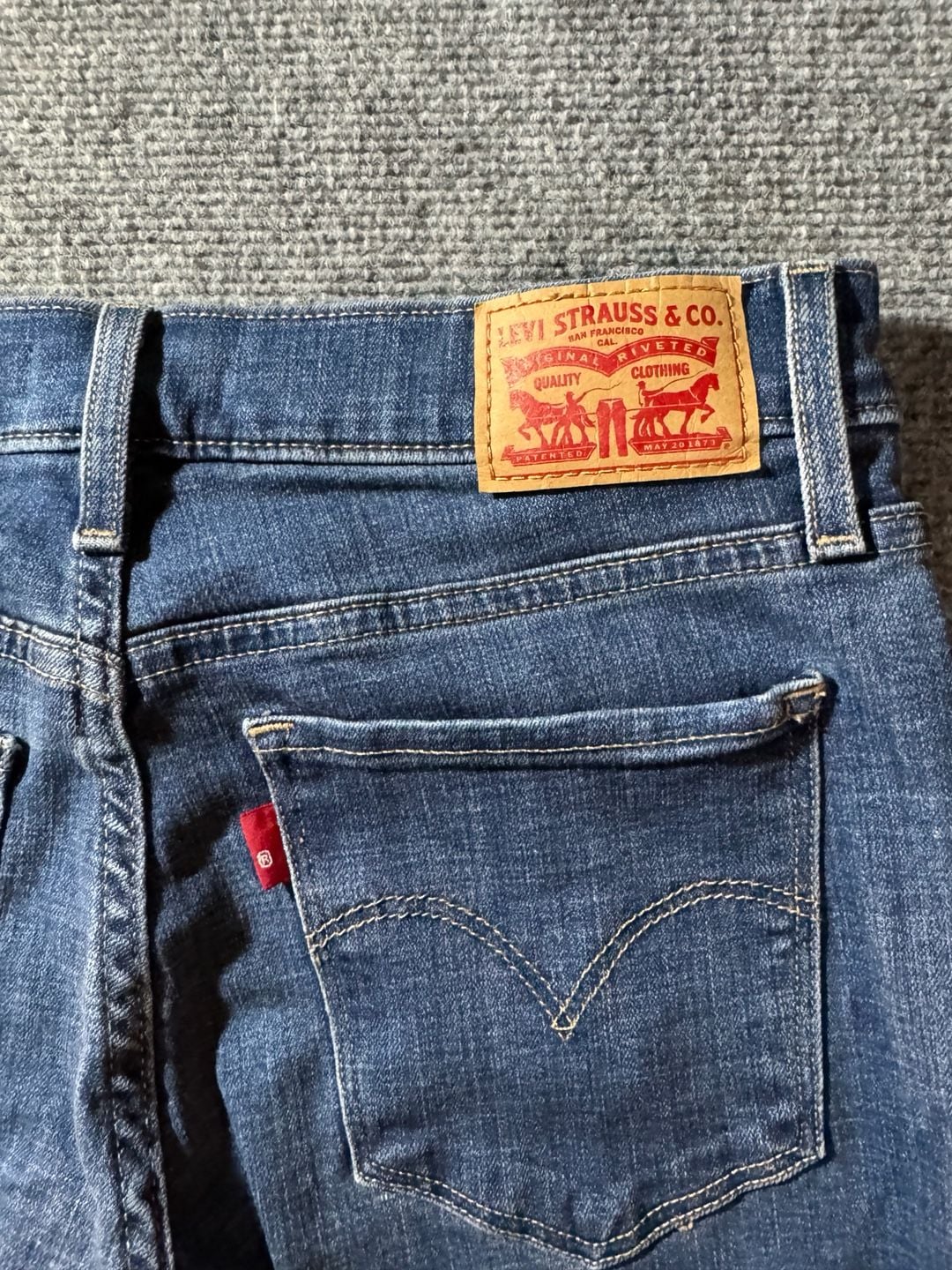 Levi's 311 Shaping Skinny Capri Size 27 Blue Denim Jeans 4