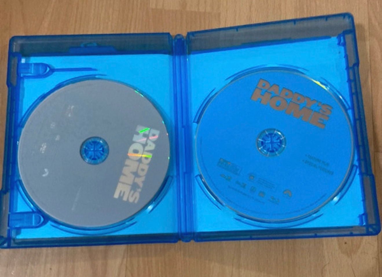 Paramount Pictures Daddy'S Home Blu-Ray & Dvd 2