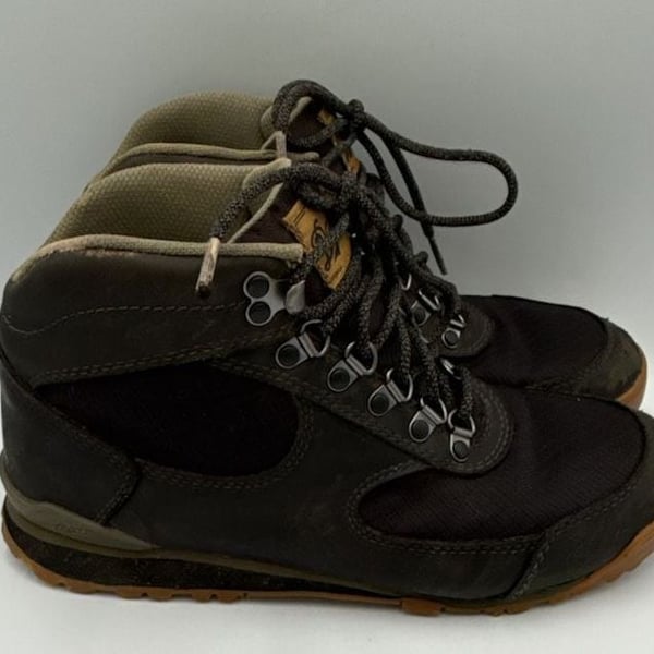 Danner Jag Mid Night Hiking Boots
Size 7.5/ 240 mm
#888