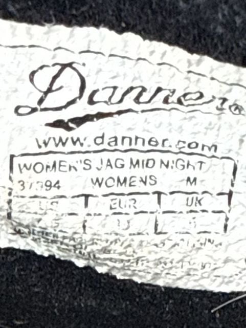 Danner Jag Mid Night Hiking Boots
Size 7.5/ 240 mm
#888 3