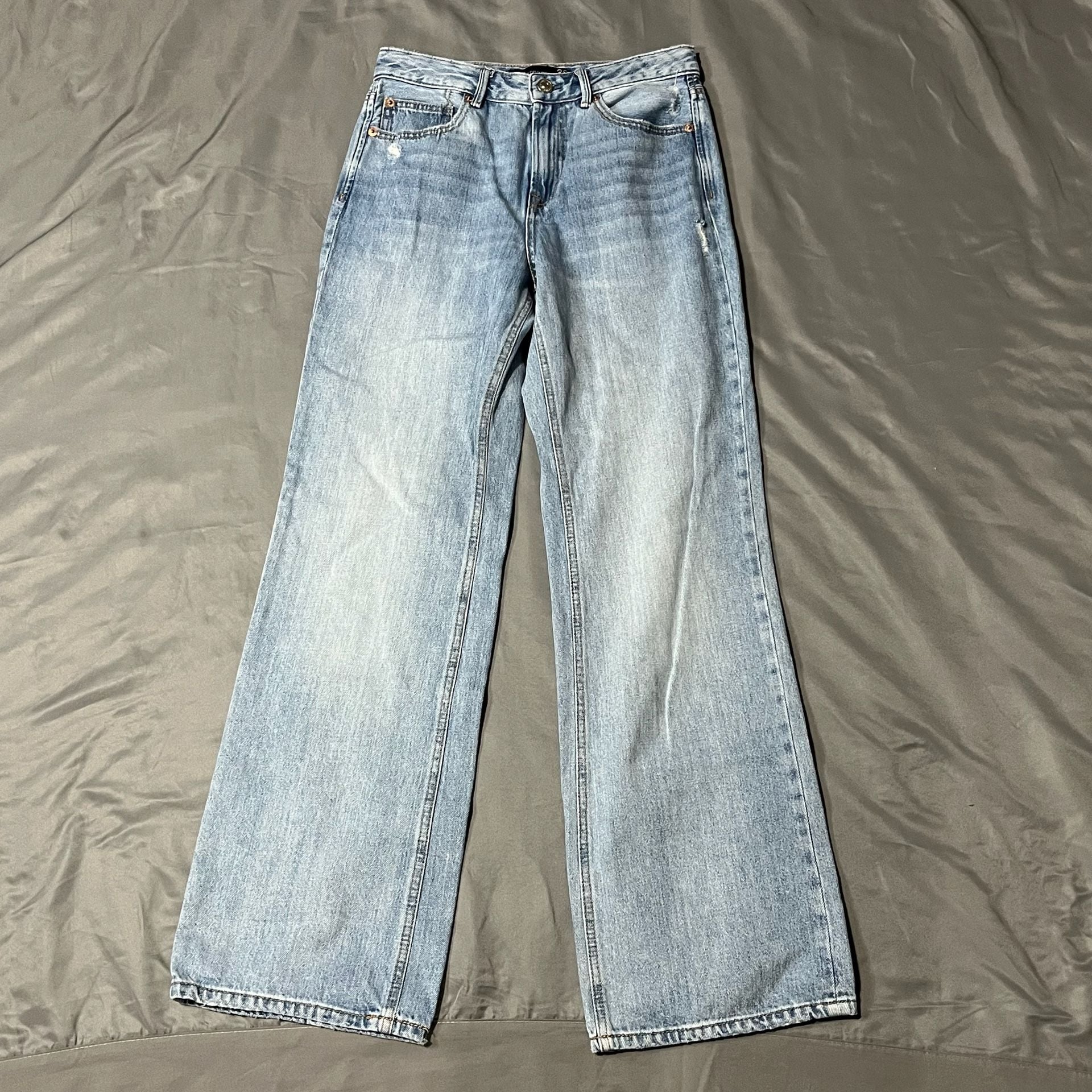 Stradivarius Wide Leg Jeans Size USA 06 Light Wash Distressed Denim 2