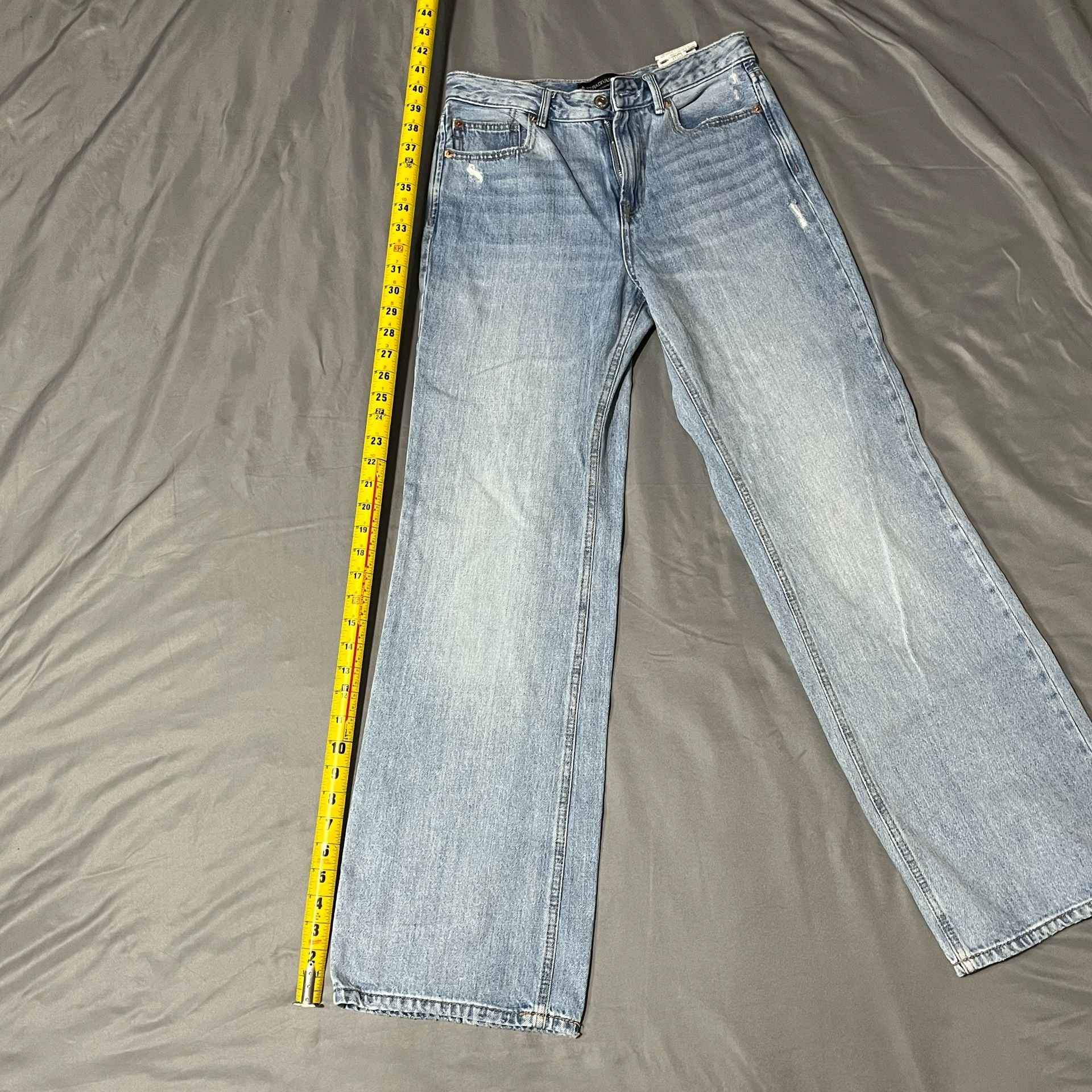 Stradivarius Wide Leg Jeans Size USA 06 Light Wash Distressed Denim 5