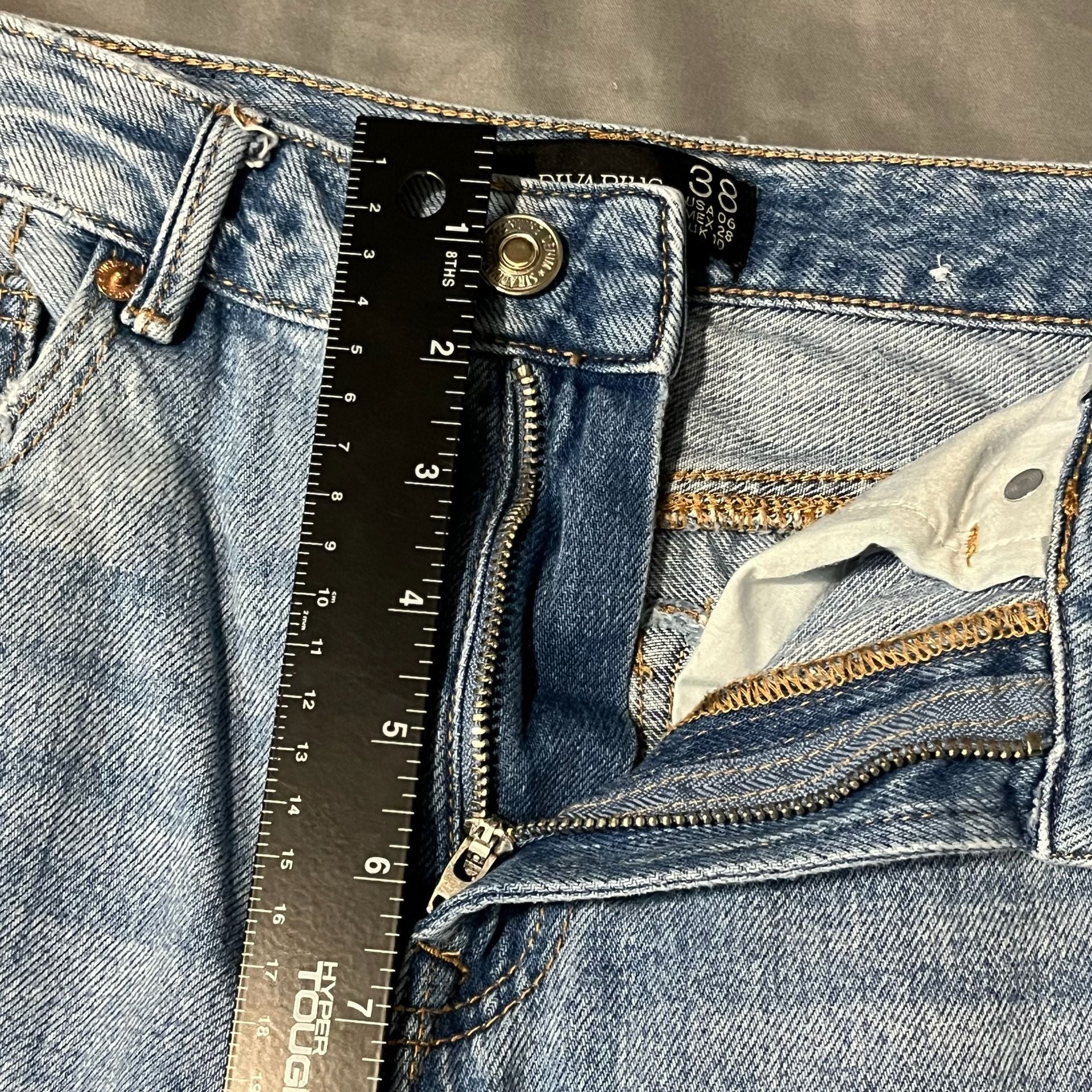 Stradivarius Wide Leg Jeans Size USA 06 Light Wash Distressed Denim 7
