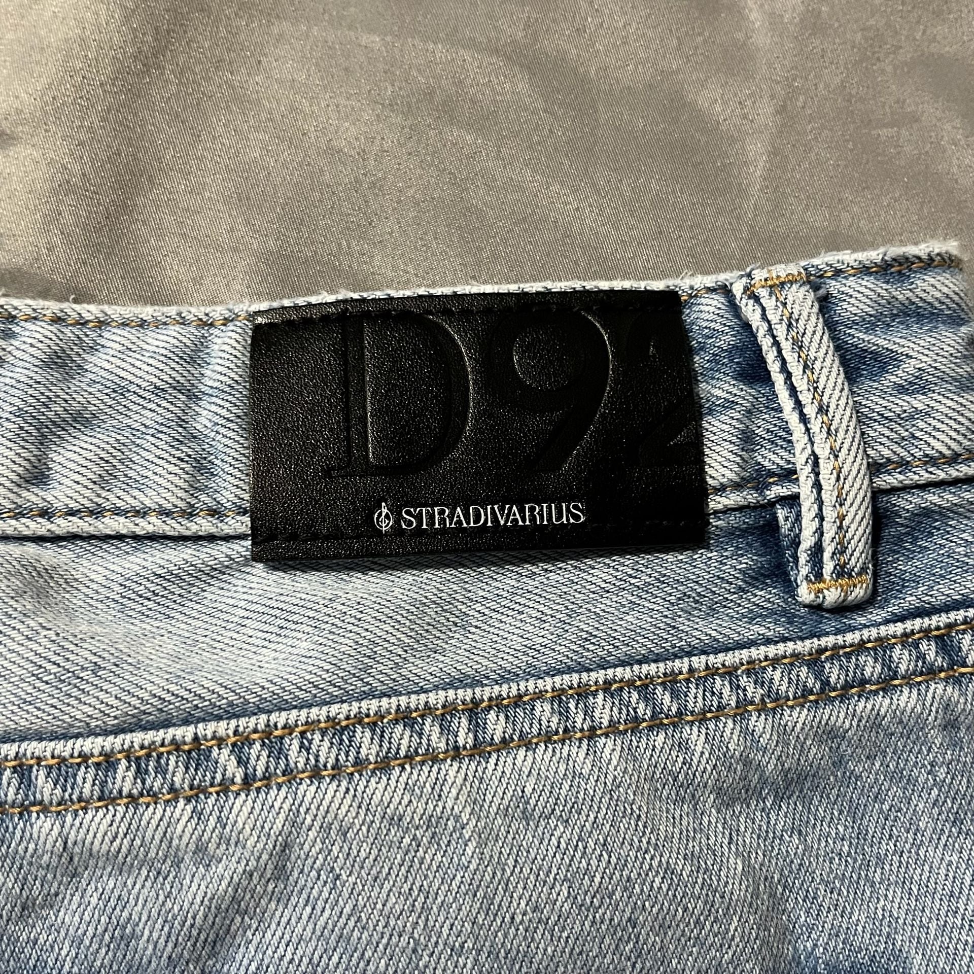 Stradivarius Wide Leg Jeans Size USA 06 Light Wash Distressed Denim 11