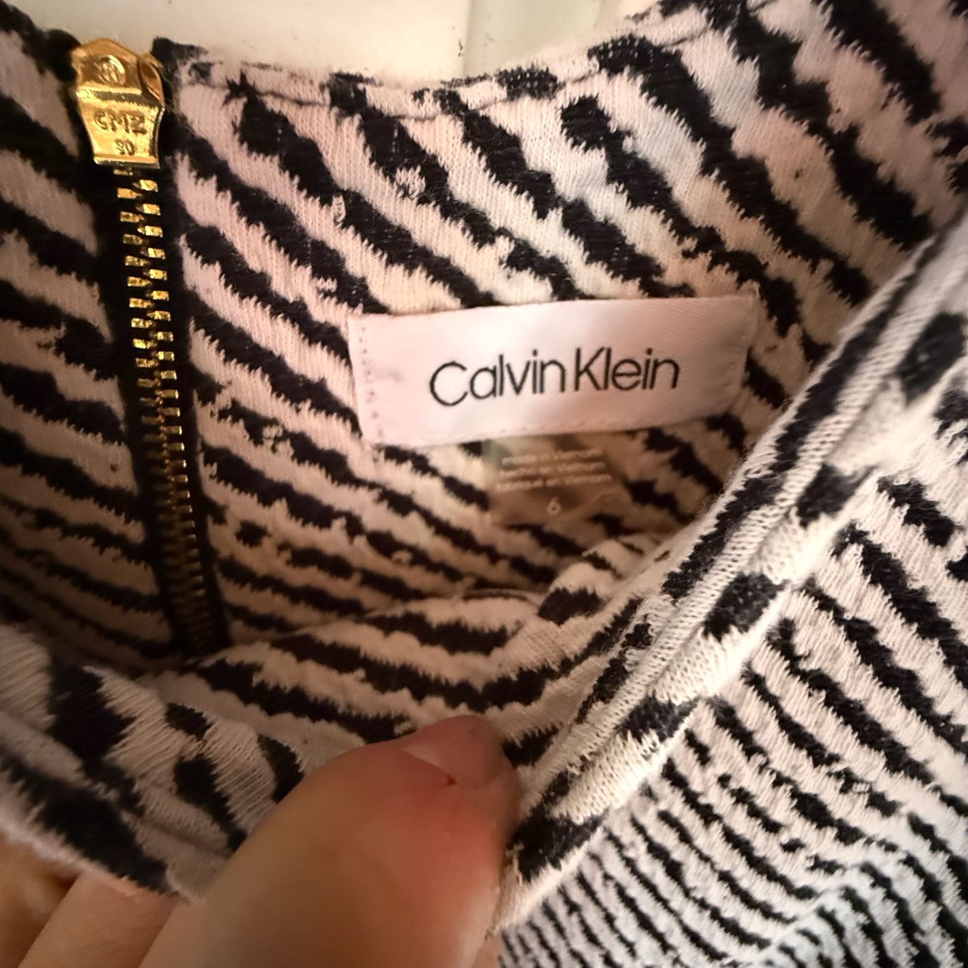 Calvin Klein Sheath Dress Size 6 Black White Striped Zip Back 3