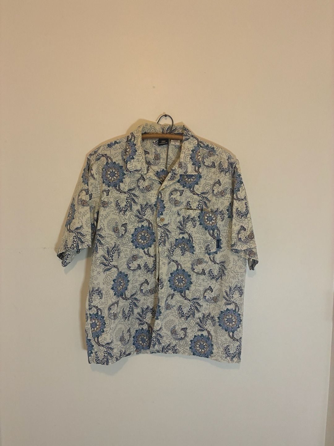 Billabong Button-Down Shirt Size L Blue Floral Print Cotton Short Sleeve 2