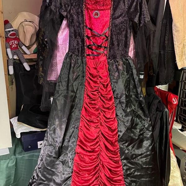 Spirit Halloween Victorian Vampiress Child Xl Red Black
