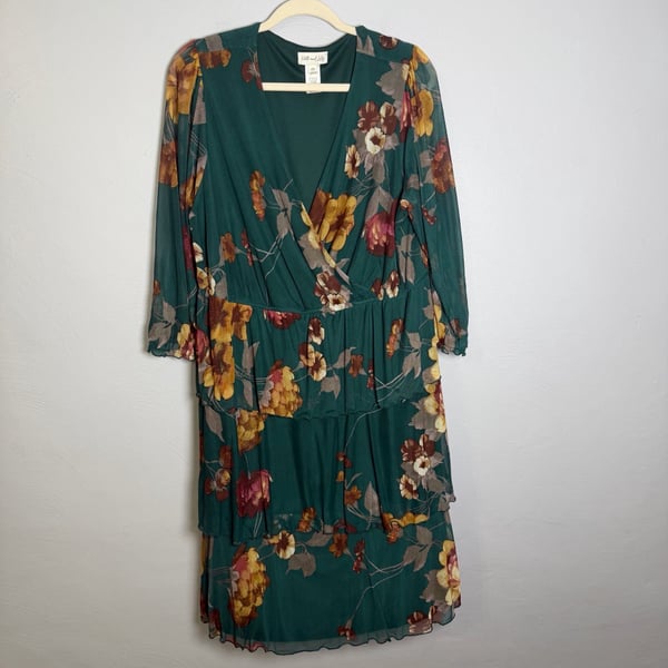 Kate And Lily Floral Tiered Dress Size 2X Green Surplice