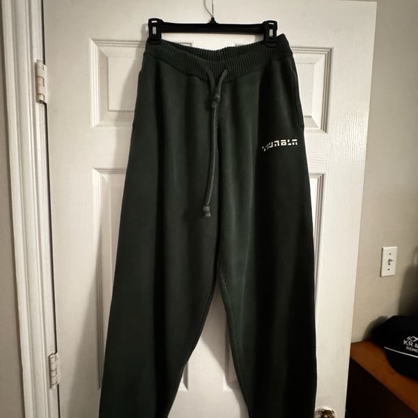 YOUNGLA Model 255 Size L Green Knit Sweatpants