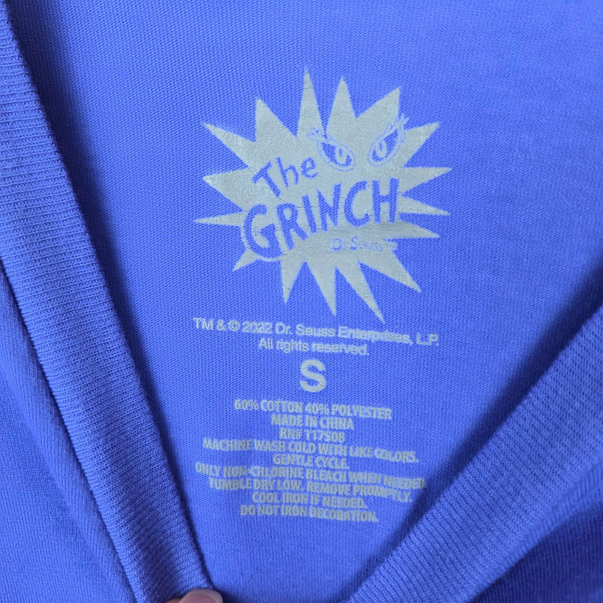 Dr. Seuss The Grinch Graphic T-Shirt Size S Blue Christmas 4