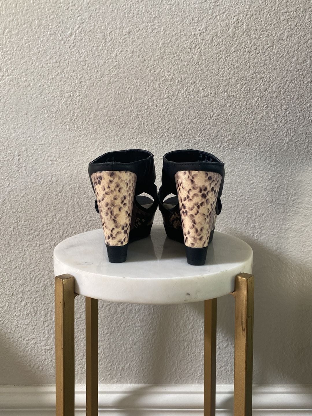 Franco Sarto Rolanda Wedge Sandals Size 6 Black Snakeskin Platform 5