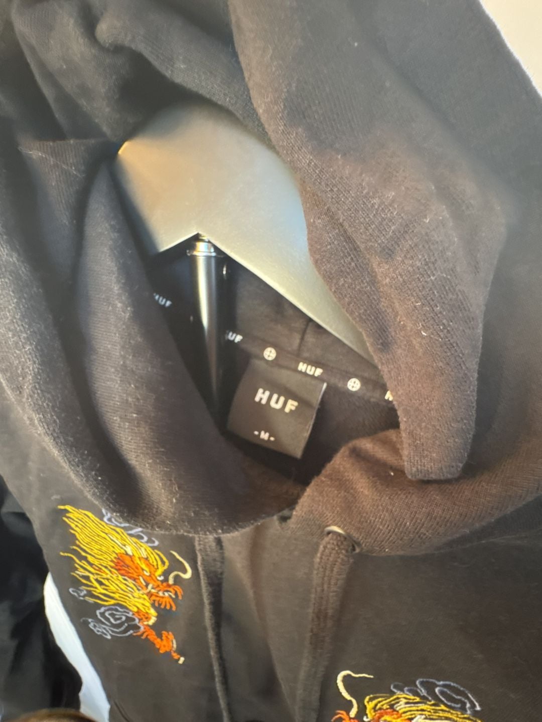 HUF Hoodie Size M Black Dragon Embroidered Pullover Sweatshirt 2