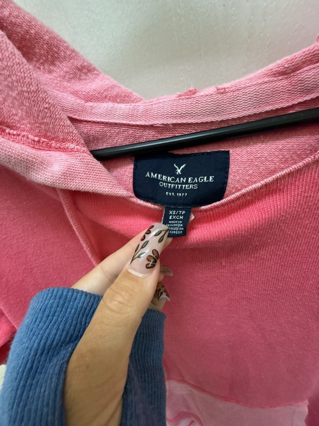 American Eagle Outfitters Hoodie Size XS Pink Pullover Sweatshirt 3