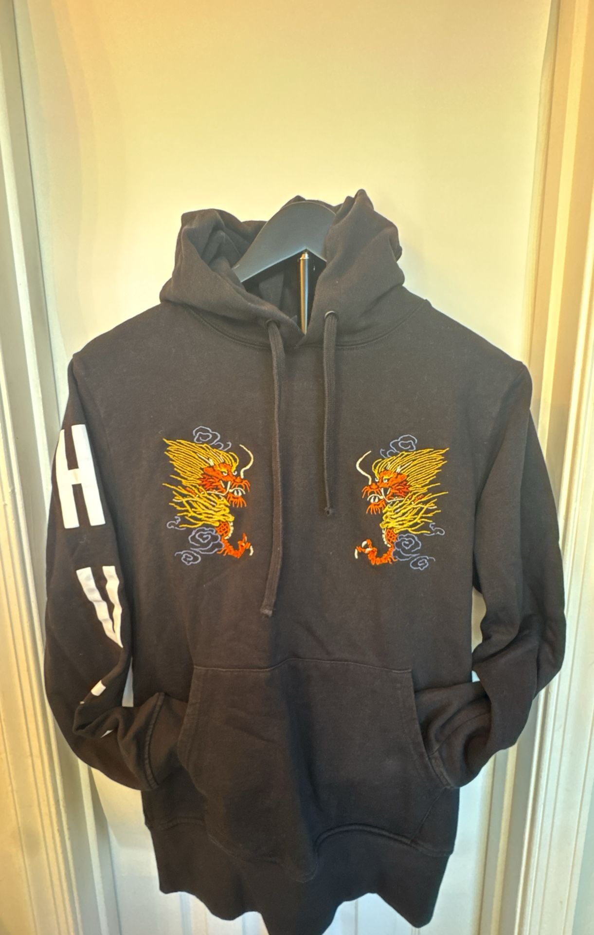 HUF Hoodie Size M Black Dragon Embroidered Pullover Sweatshirt 3