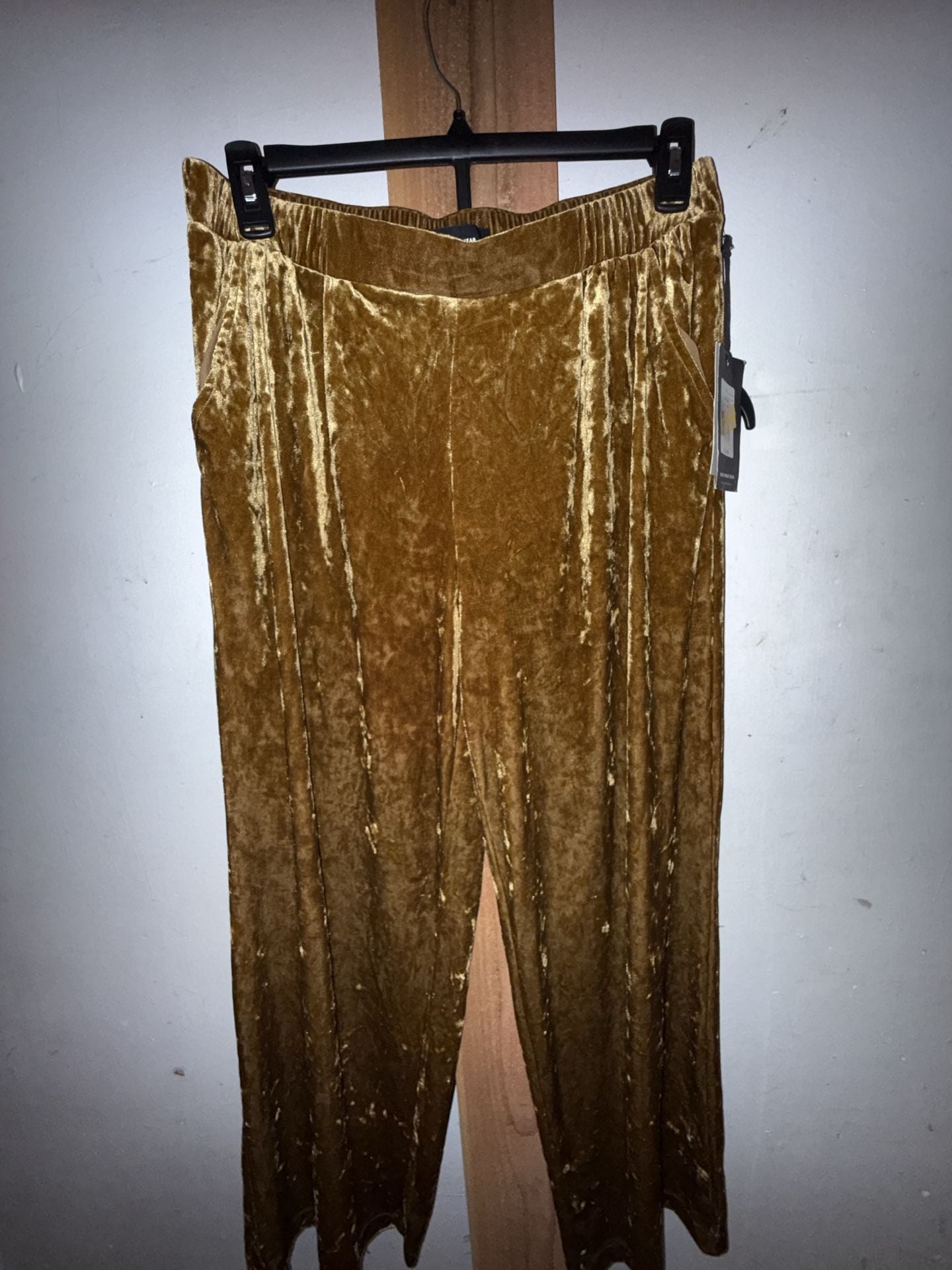 Who What Wear Velvet Pants Size L Gold Wide Leg 1