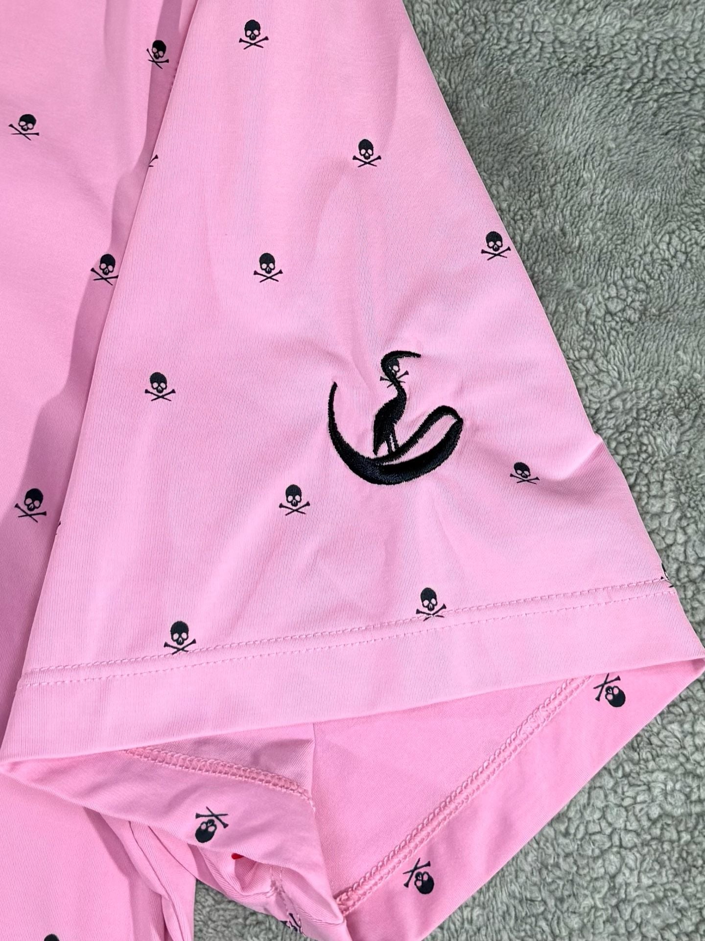 G/Fore Men’s Polo Size XL Pink Skulls & Tees ice Nylon Print Golf Shirt 3