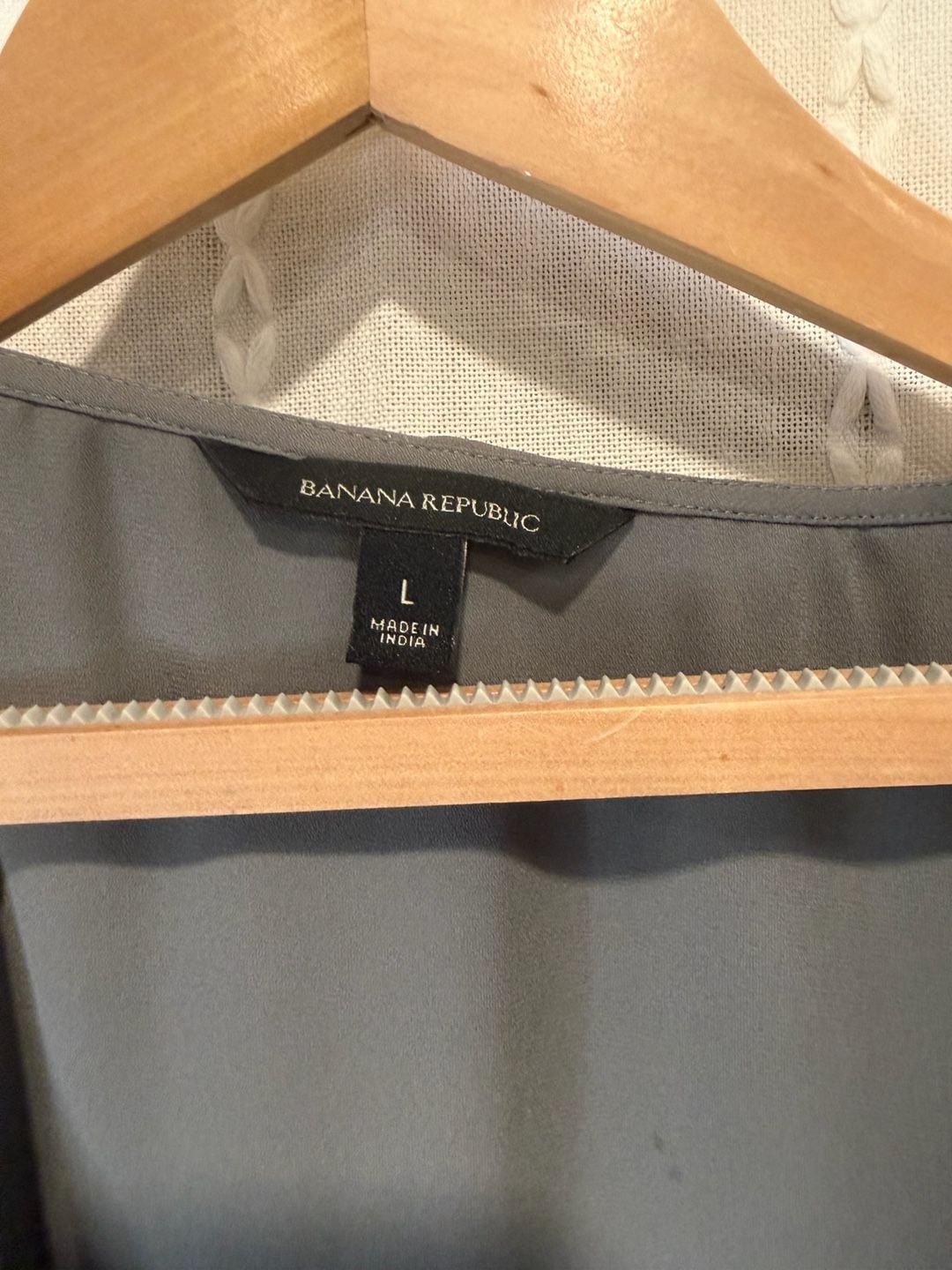 Banana Republic Womens Large Gray Ruffle V Neck Blouse Bell Sleeve Work Top 5