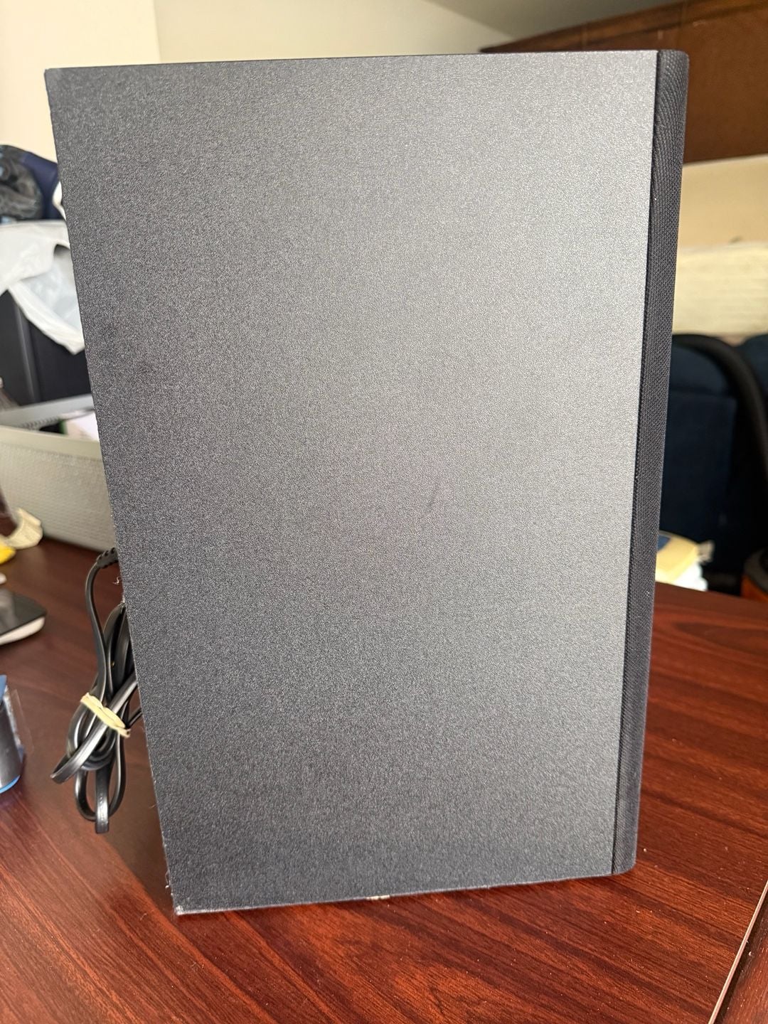 LG SPK5B-W Wireless Active Subwoofer Black 3