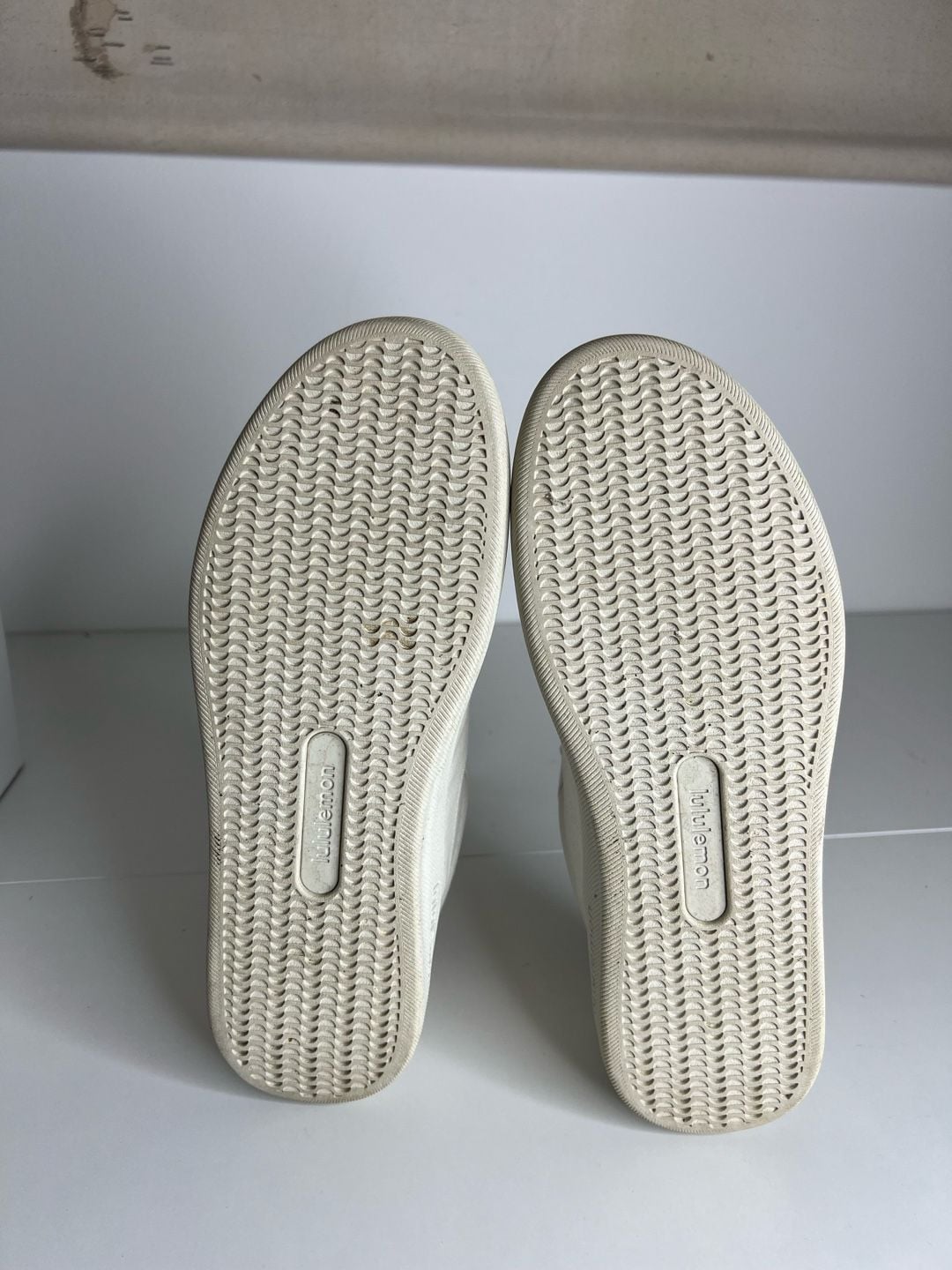Lululemon M Canvas Cityverse Sneaker Size 8.5 Bone Canvas 7