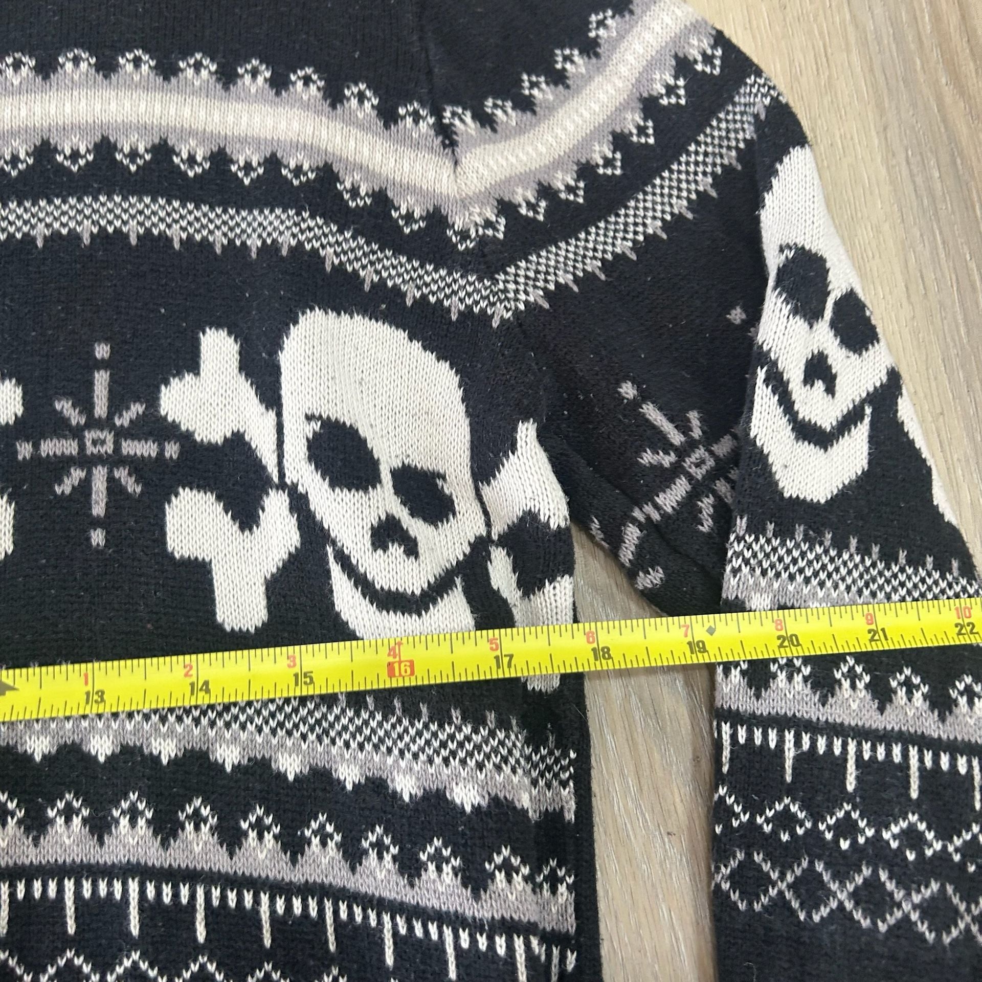 Cherokee Skull Sweater Size L 12/14 Black White Fair Isle Turtleneck 6