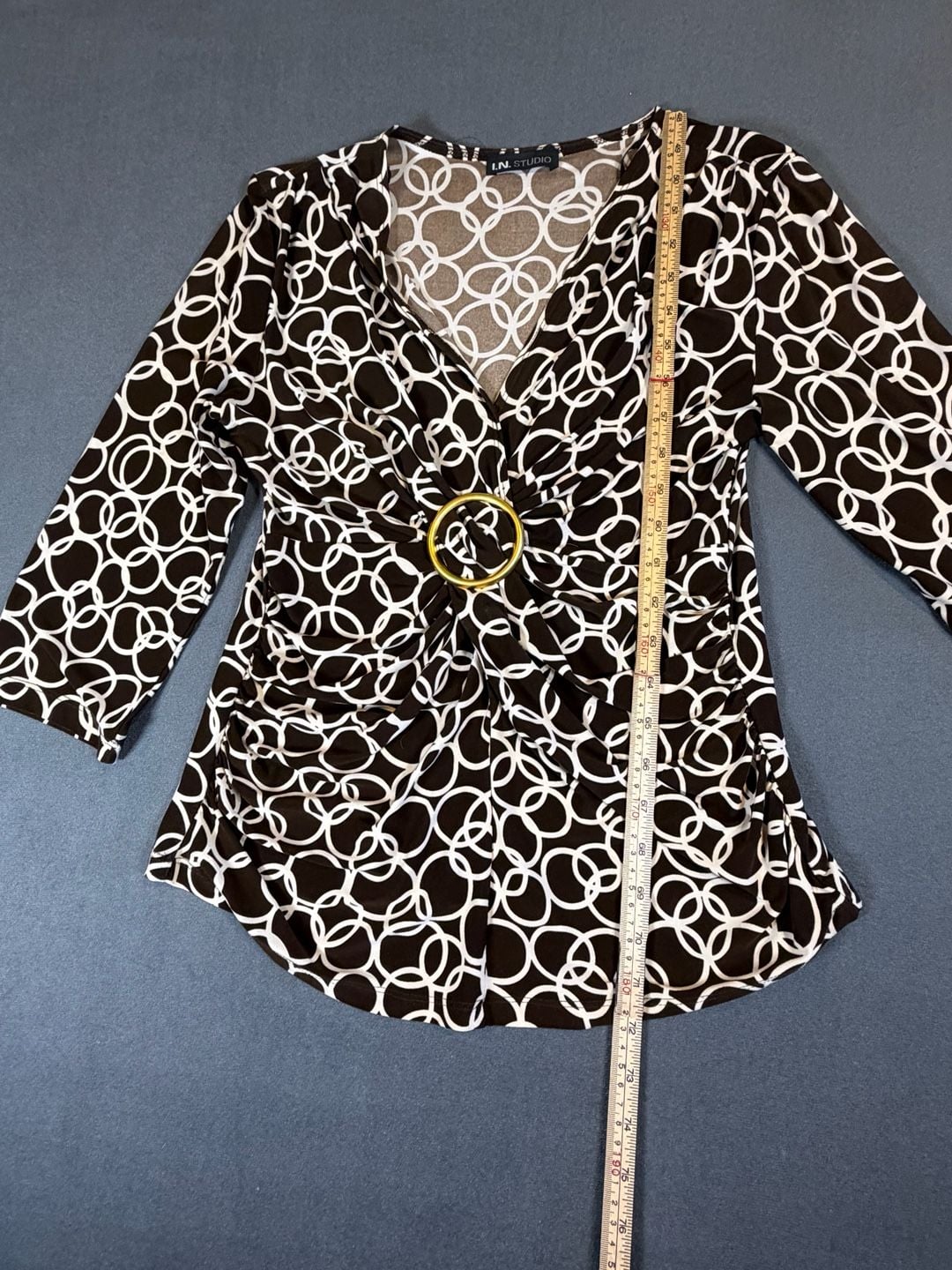 I.N. Studio Y2K Brown Geometric Ruched Buckle Top 3/4 Sleeve 5