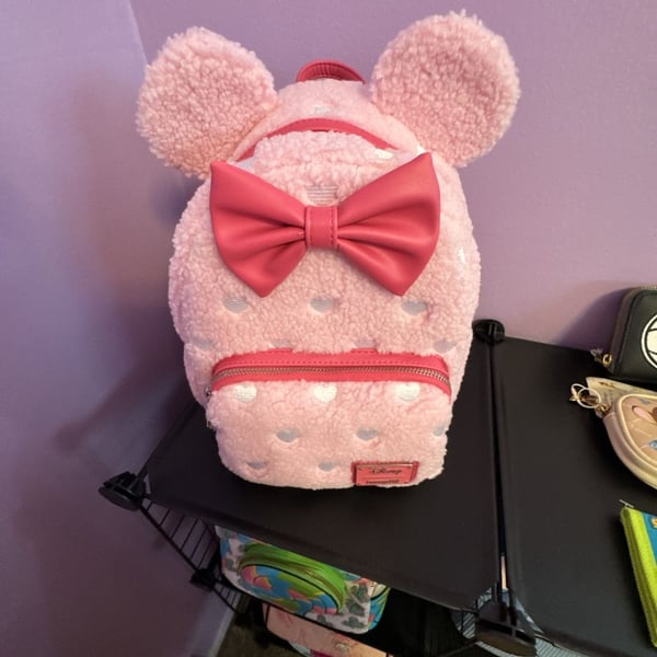 Loungefly Disney Minnie Mouse Hearts Strawberry Scented Sherpa Mini Backpack
