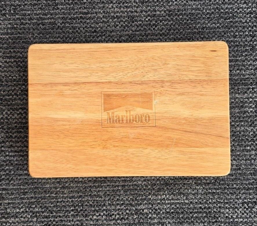 SOLID OAK Collectable Marlboro Poker Chip Set in Box with Logo BRAND NEW 1